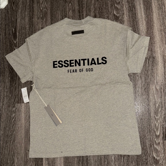 Essentials tee - Picture 5 of 7